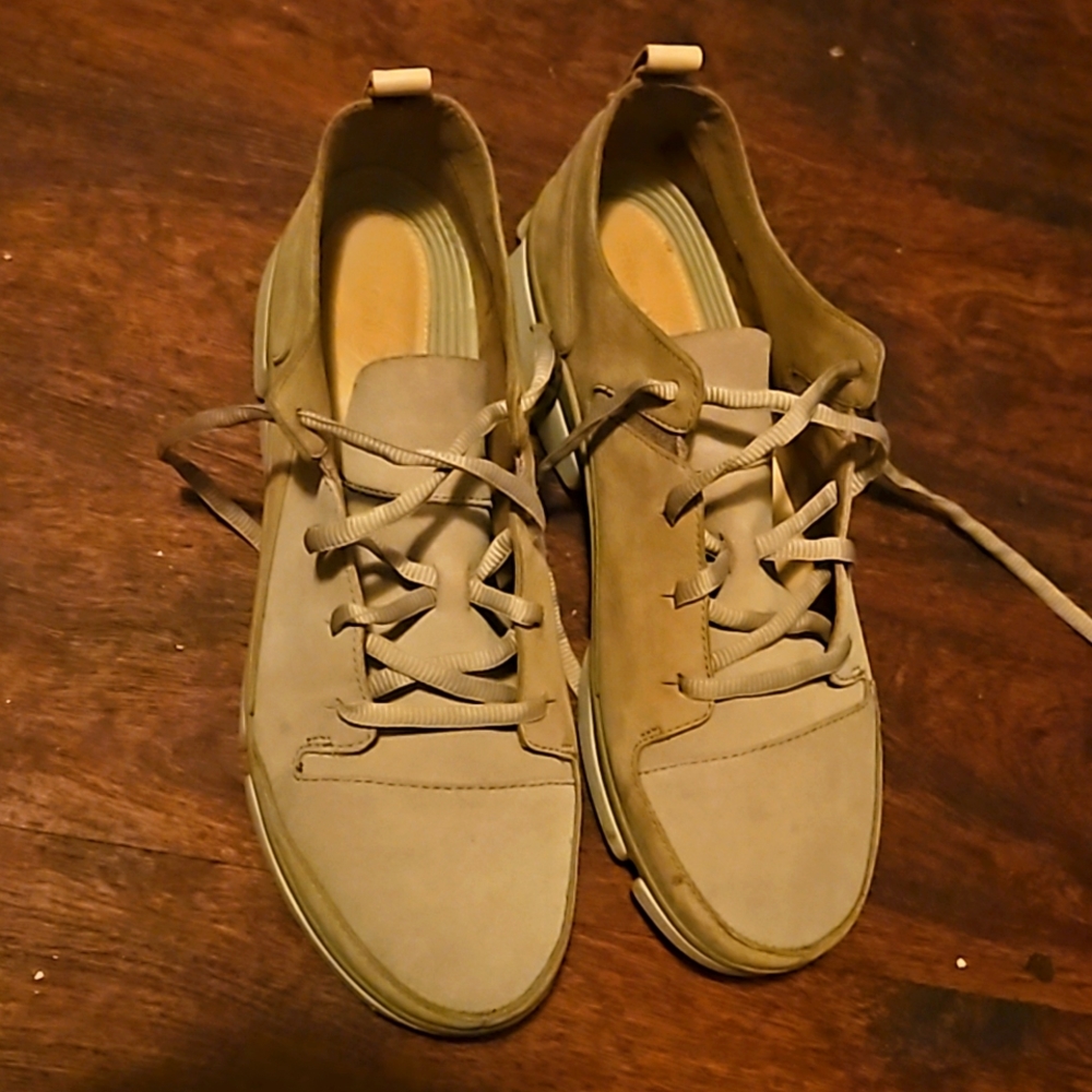 Shoe clarks